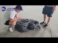 낮은 가시력 철선 장애물 전투장 방어 탱크 철선 망을 넘어서고