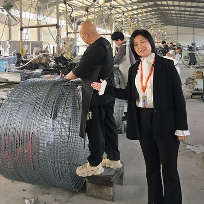 우크라이나 열처리 아연 도금 BTO-16 면도날 철조망 보안 울타리