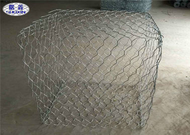 해안 보호를 위한 돌에 의하여 채워지는 철망사 벽 아연 입히는 특징