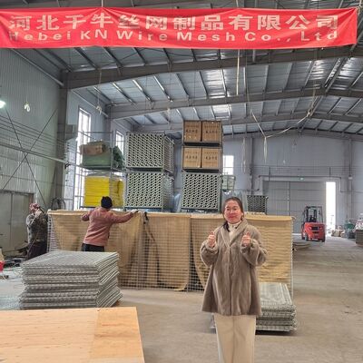 강 방어 장벽은 강수 방지 군사 방어 및 내구성 물질과 퇴색 저항 마감으로 호텔 보호를 위해 설계