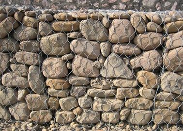 철강선 돌 Gabion 벽은 2.7mm Pvc에 의하여 입힌 지상 처리를 감금합니다