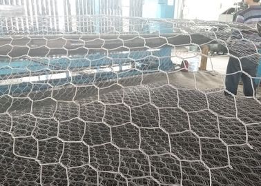 뜨거운 담궈진 직류 전기를 통한 길쌈된 6각형 철망사 Gabion 바구니 2.0-4.0mm 철사 계기